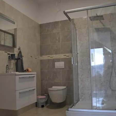 Ueveghuta Vendeghaz Apartment *