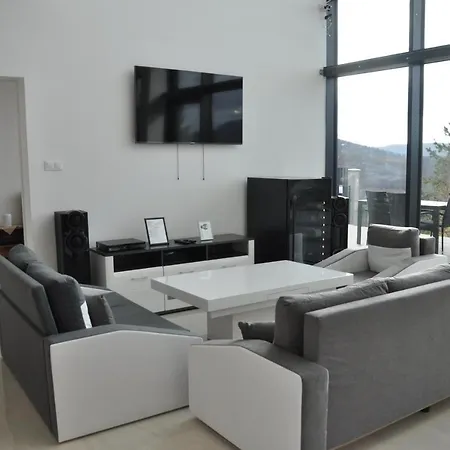 Ueveghuta Vendeghaz Apartment